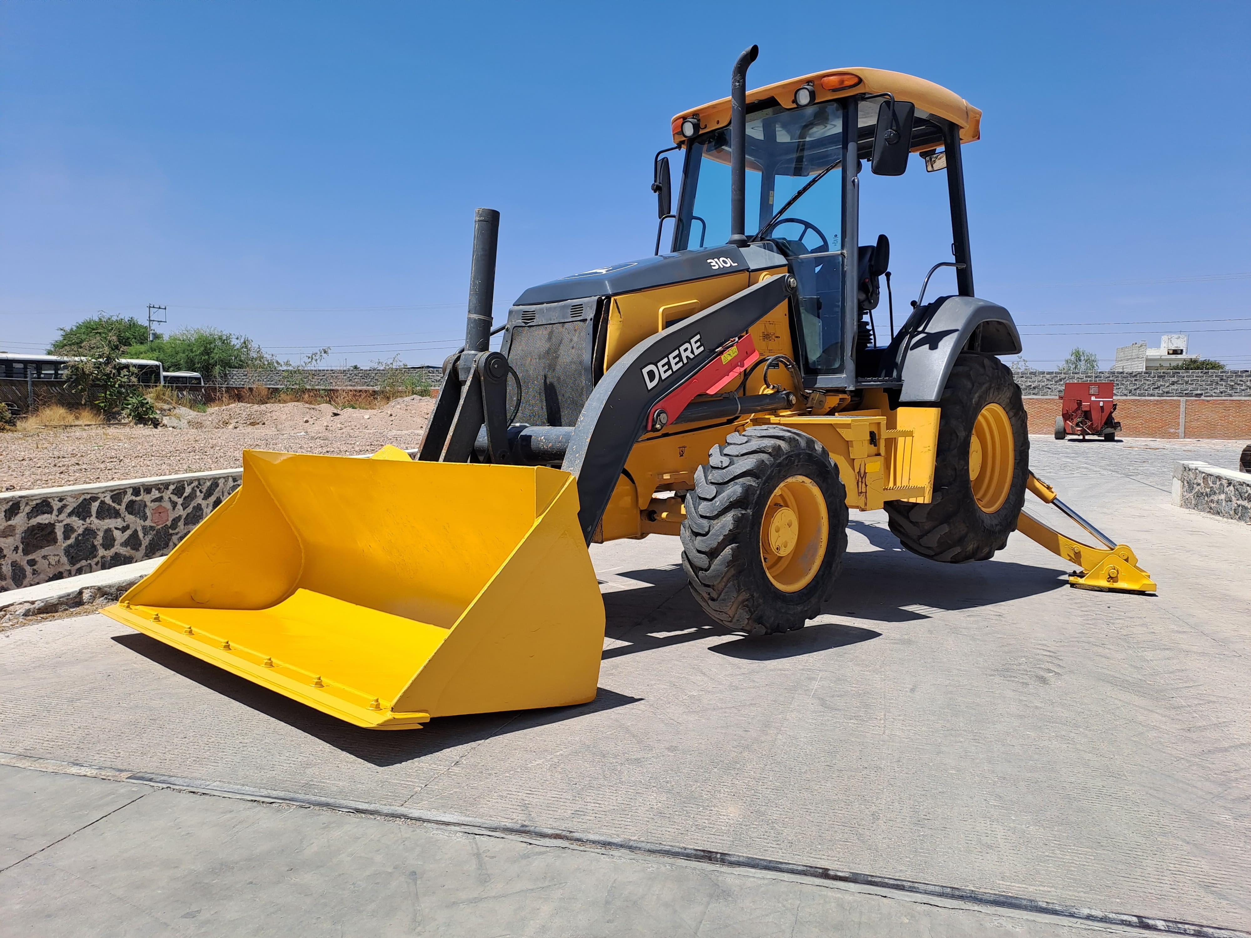 Retroexcavadora 310L