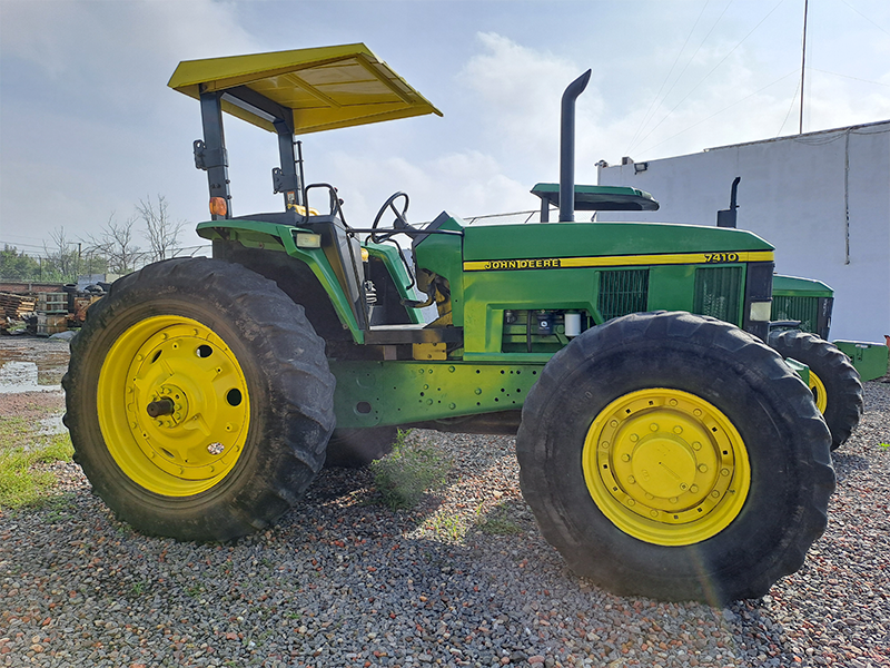 John Deere 7410